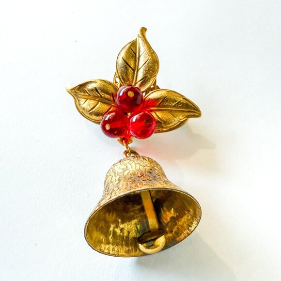 Vintage Gold Tone Miriam Haskell Holly Bell Brooch With Red Beads & Leaves - Picture 2 of 8